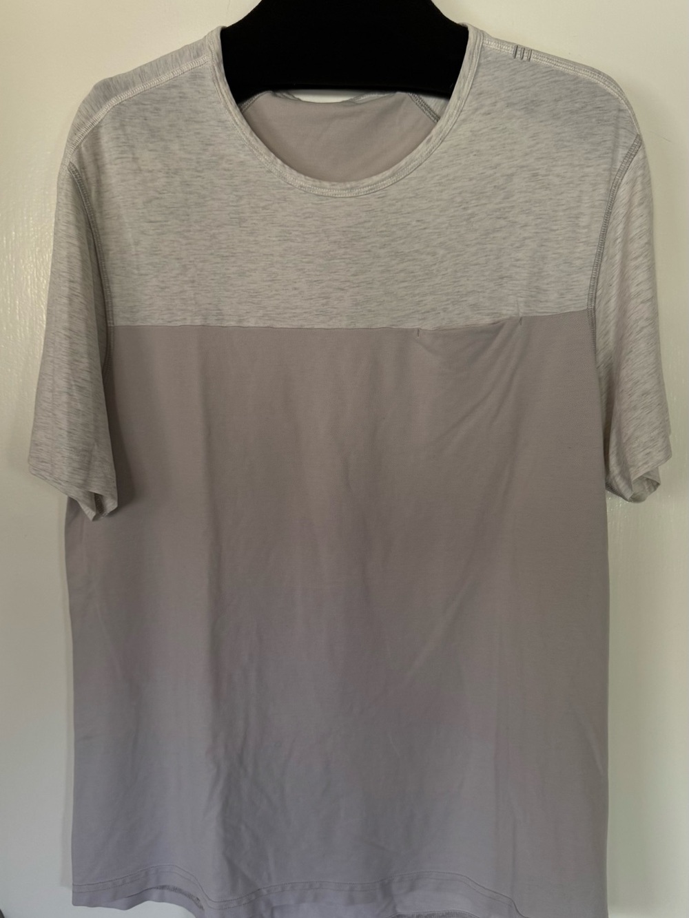 Lululemon Men's Two-Tone Gray Crew Neck T-Shirt
